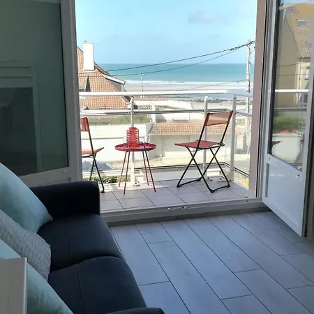 L'estivalière Face à La Wimereux