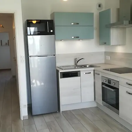 L'estivaliere Face A La *