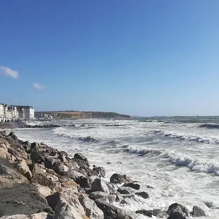 L'estivaliere Face A La Wimereux