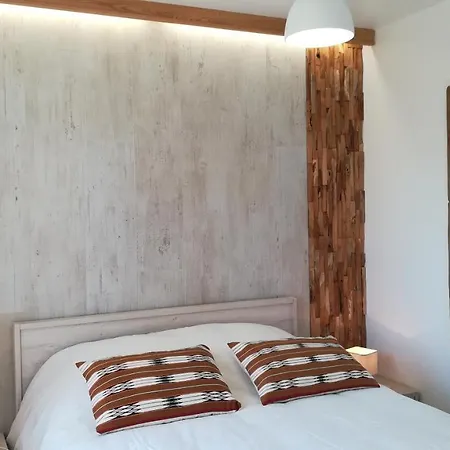 Daire L'estivaliere Face A La